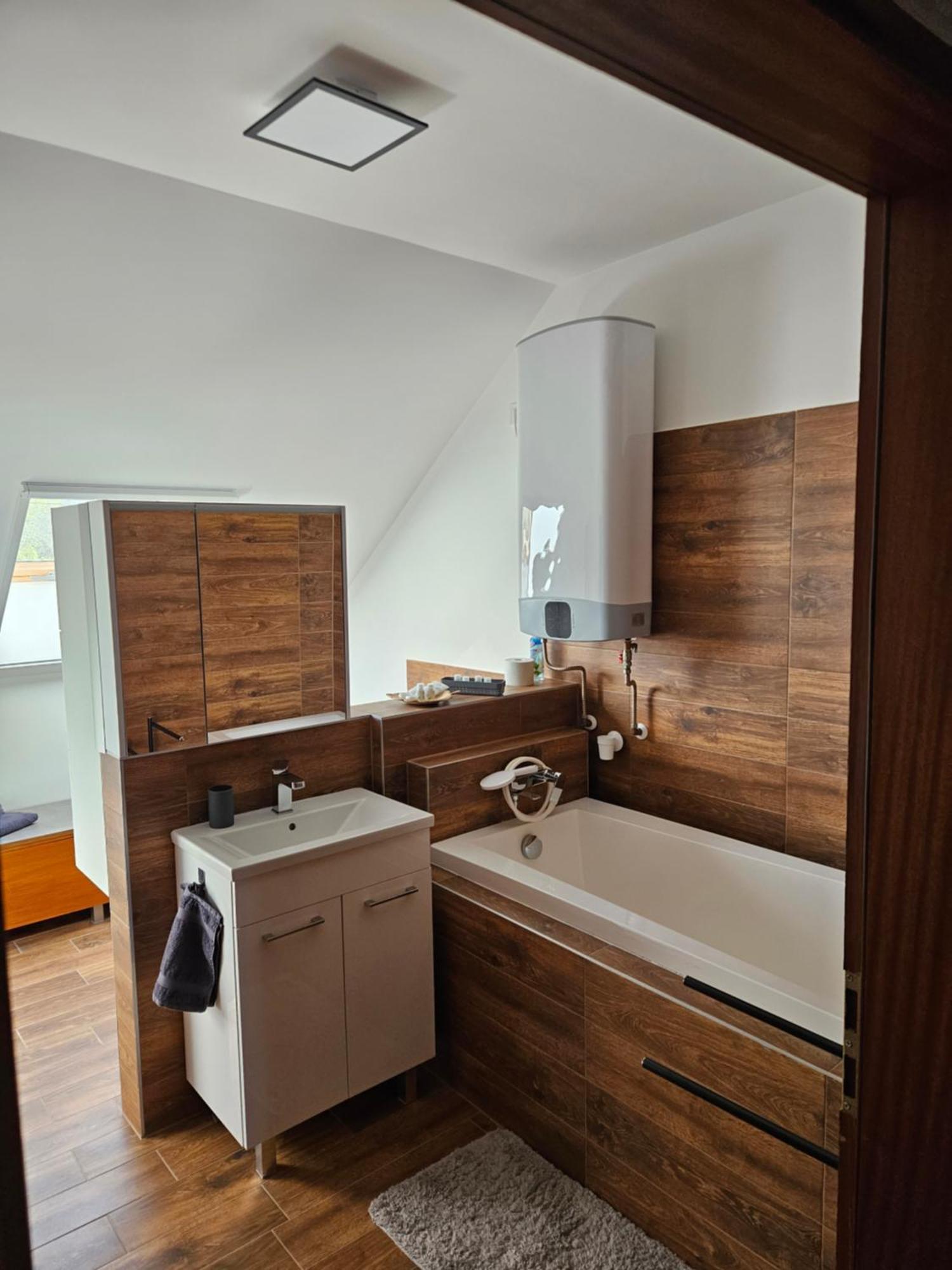 Toelgyes Apartmanhaz Segedin Dış mekan fotoğraf
