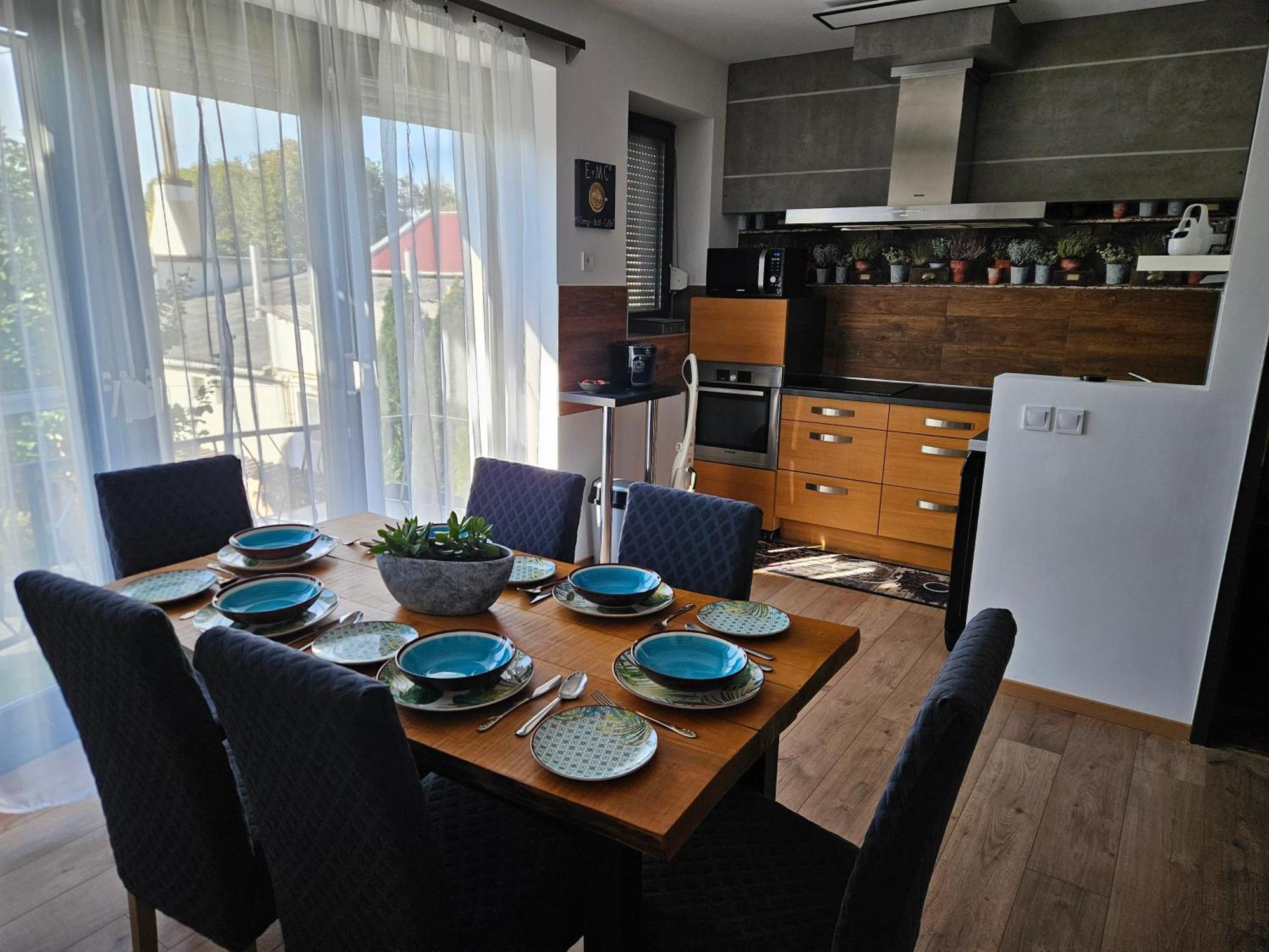 Toelgyes Apartmanhaz Segedin Dış mekan fotoğraf