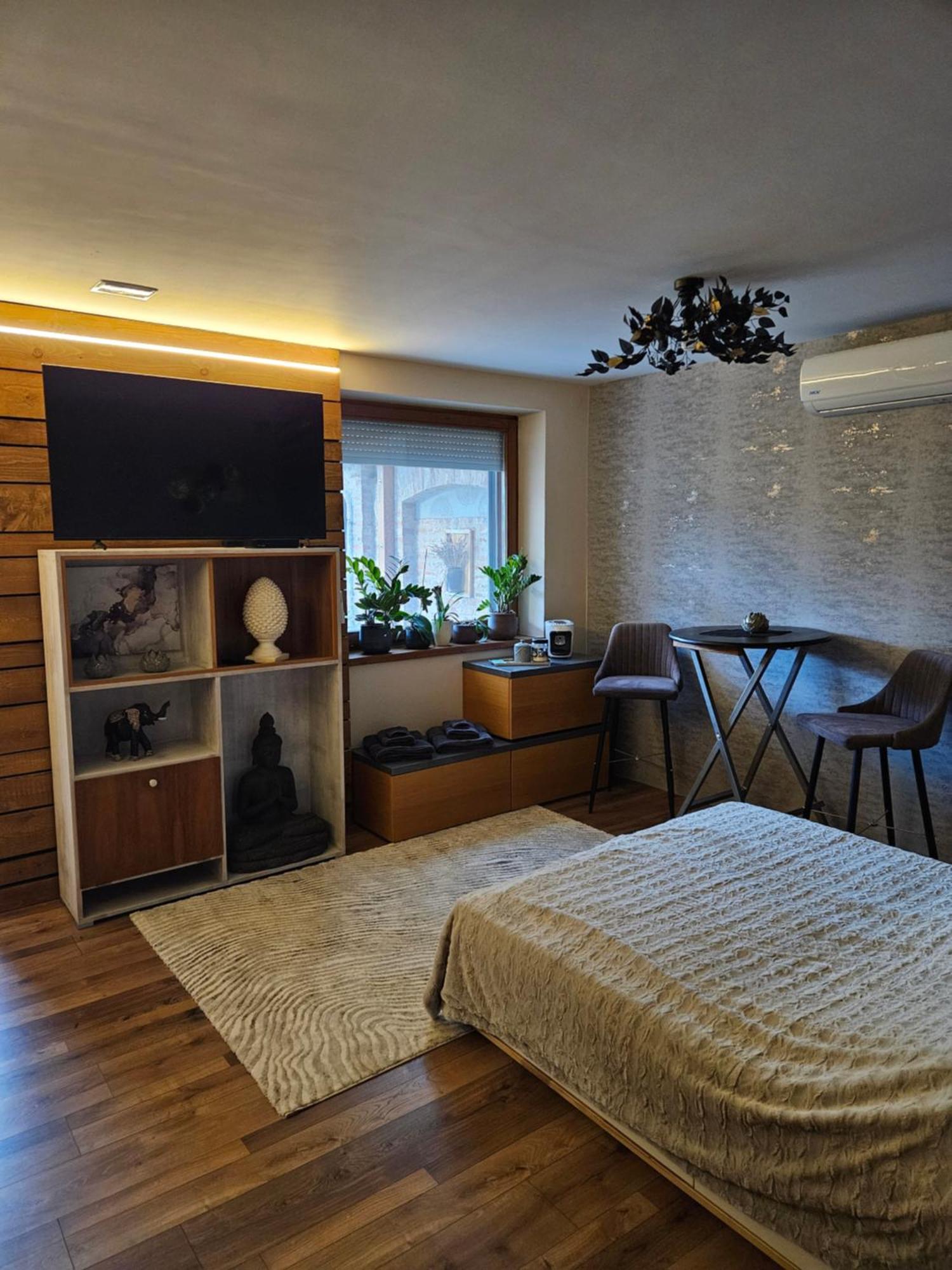 Toelgyes Apartmanhaz Segedin Dış mekan fotoğraf