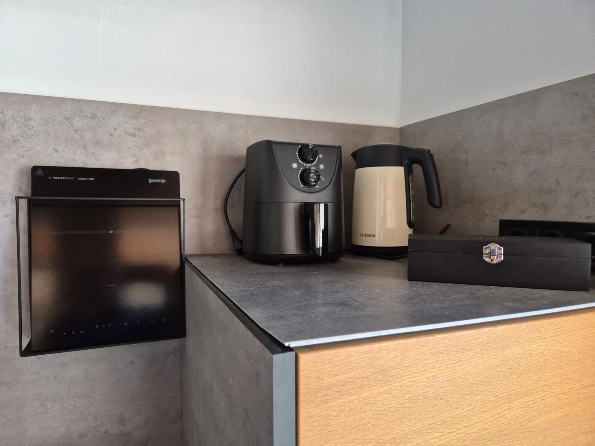 Toelgyes Apartmanhaz Segedin Dış mekan fotoğraf